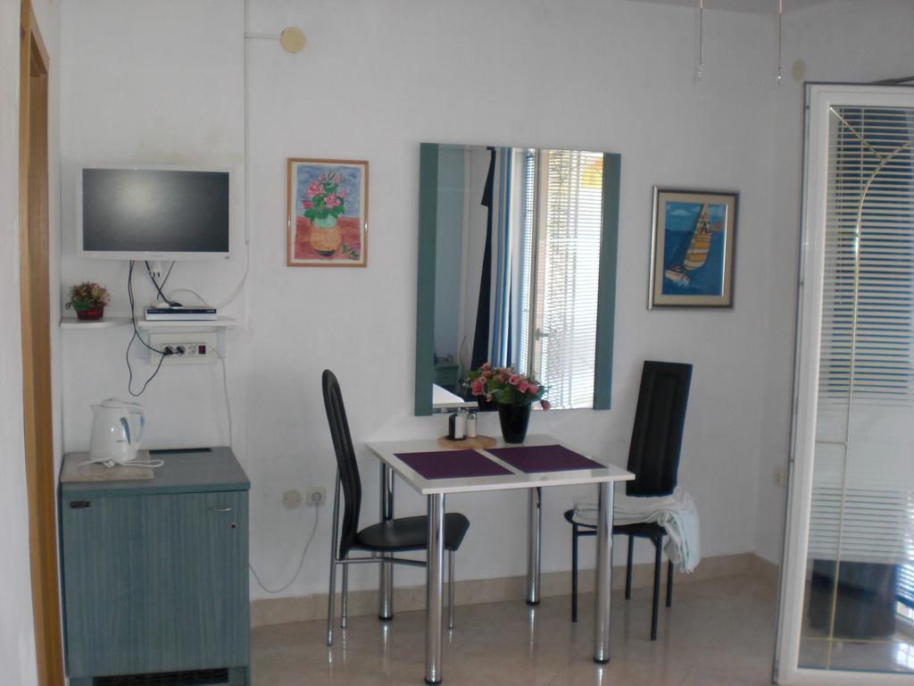 Apartments Panorama ロヴィニ 部屋 写真